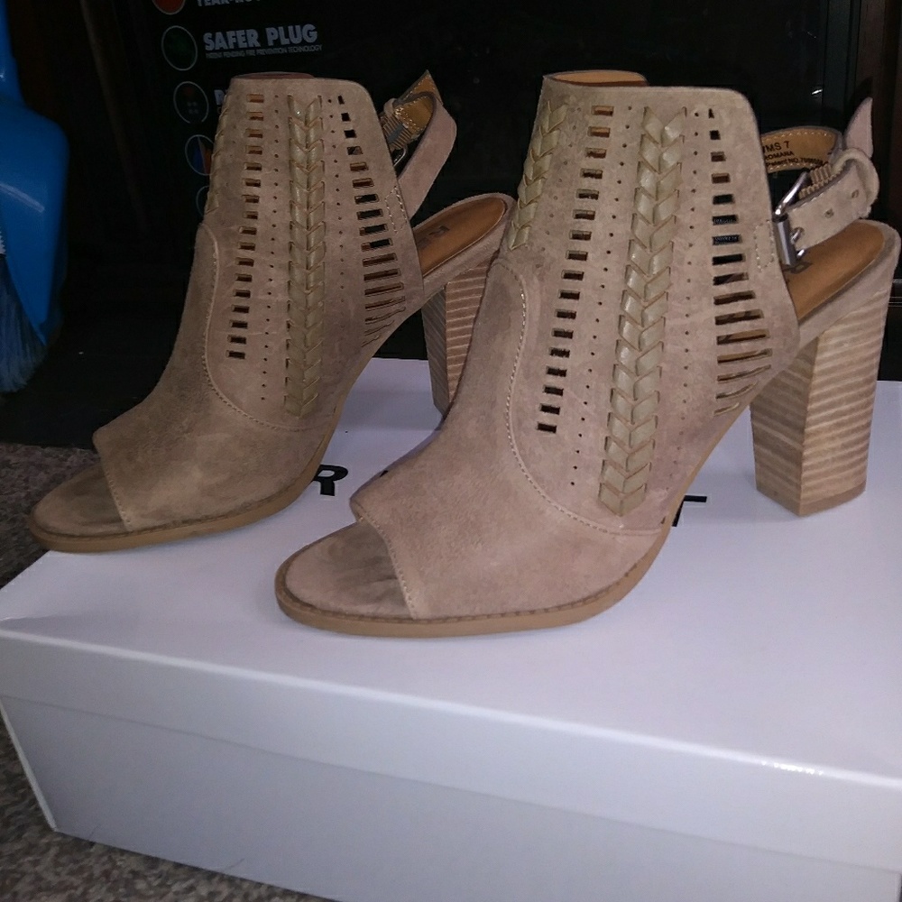 Report Romana Taupe Womens open toe bootie shoes